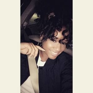 Meet your Posher, Ari